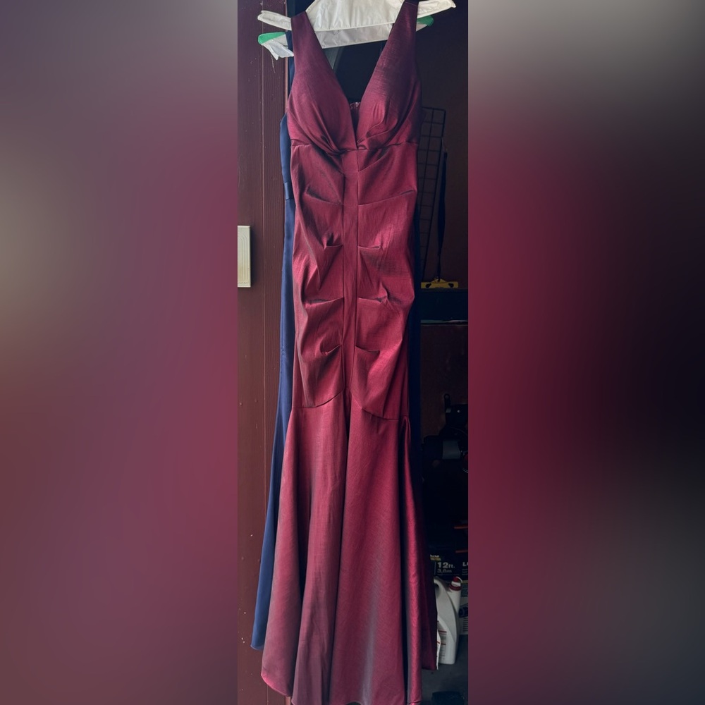 Windsor maroon dress size 6